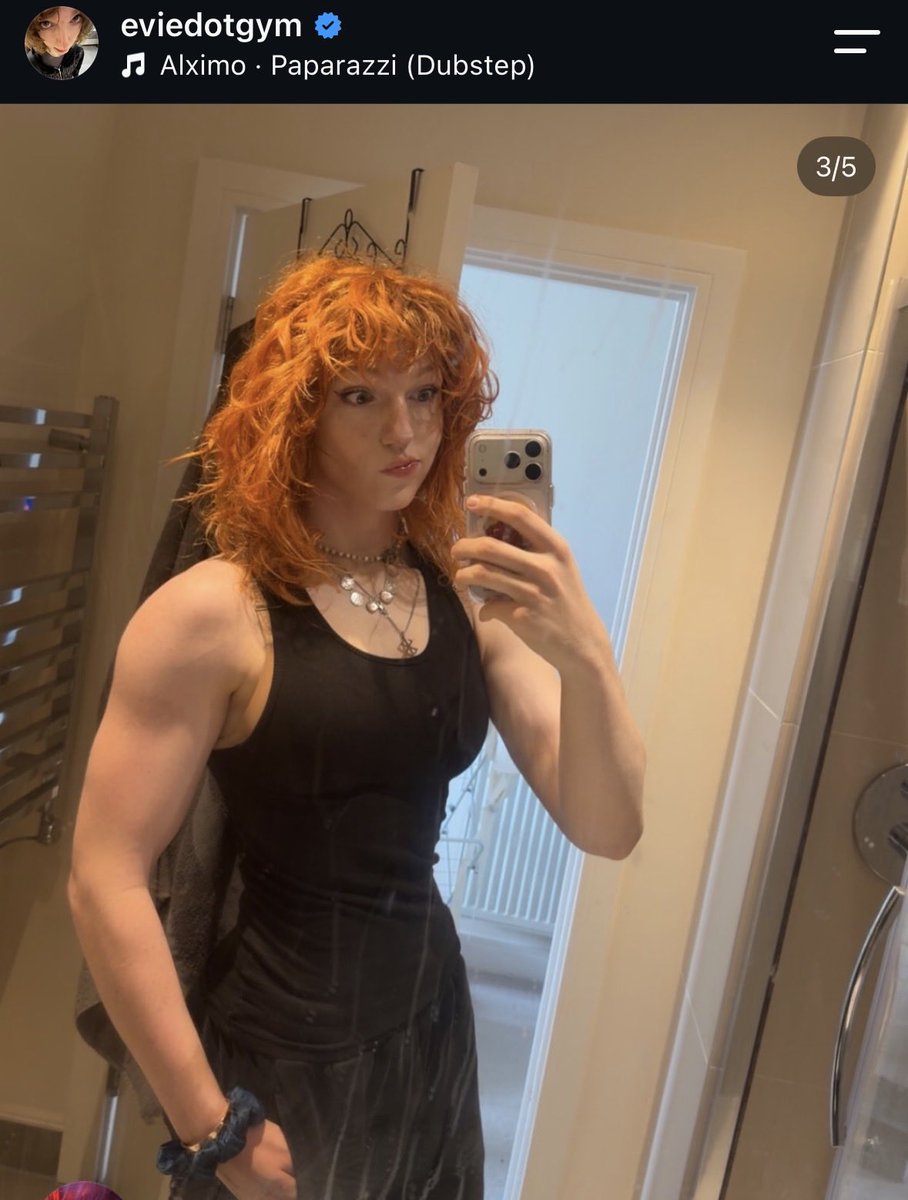 FishyFanDuckyDo's tweet photo. @AlcalinoO_o If you cant get a feminine frame maybe you can try to get a androgyn look or become a muscle mommy. The second pic evie is also a trans woman and i think it is a good example that somehow someway can always work out. I know its hard but be optimistic 🍀😅 https://t.co/nlKb6NUFyp