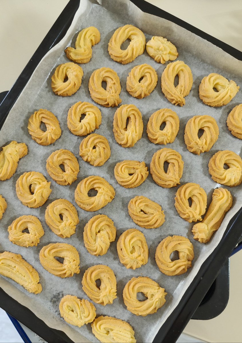 GaryVernet's tweet photo. Just baked the fluffiest vanilla butter cookies—warm, buttery, and the perfect afternoon pick-me-up!  Nothing beats the joy of homemade baking. https://t.co/QLRaH7PXkq