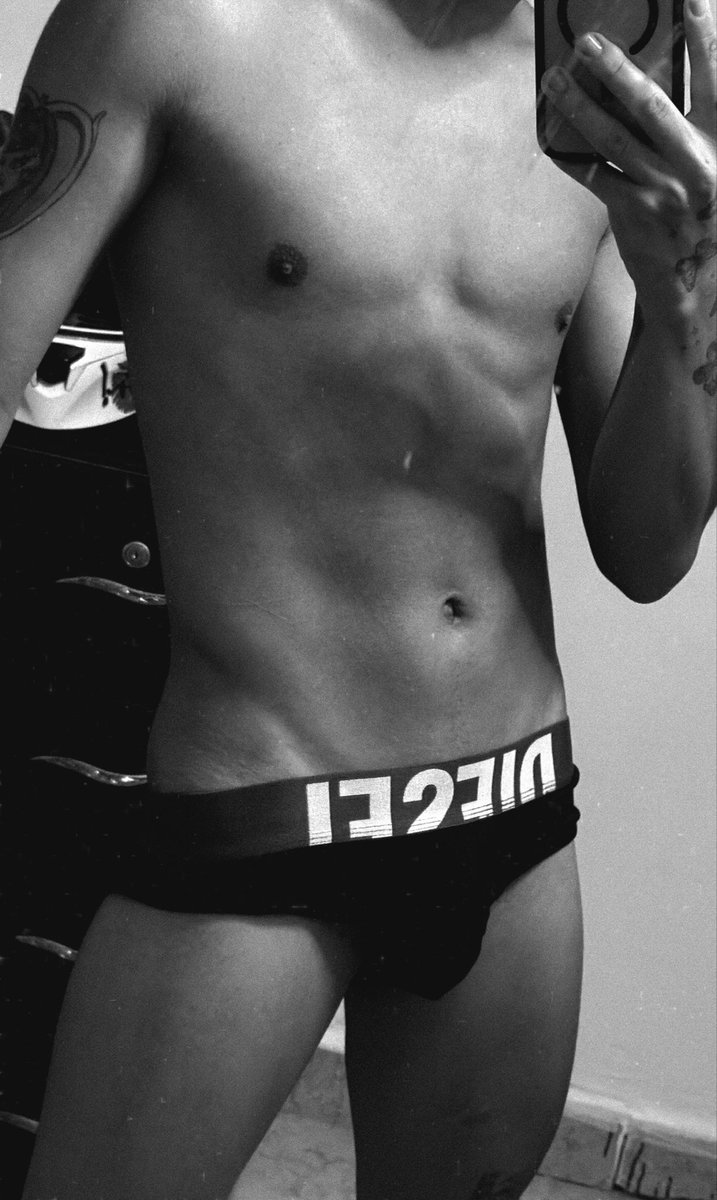 IKev15I's tweet photo. 🖤

#gay #gaymedellin https://t.co/VU95dC7Ngj