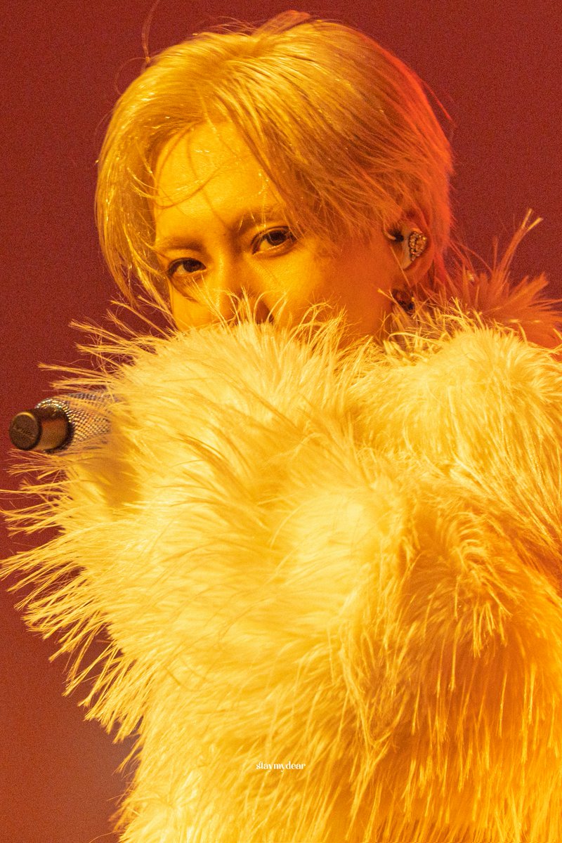 staymydear_tm's tweet photo. 260920 태민 LiMiNaL in Seoul - DAY3
#태민 #TAEMIN #TAEMIN_LiMiNaL
#TAEMINWORLDTOUR https://t.co/8yw13sz88o
