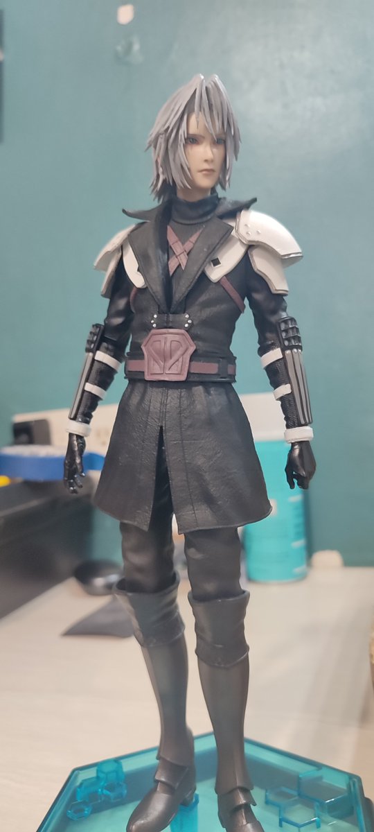 FeralKaiser's tweet photo. Por fin esta aqui, bienvenido a mi coleccion , joven sephirot final fantasy VII ever crisis https://t.co/lsOsOHjME4