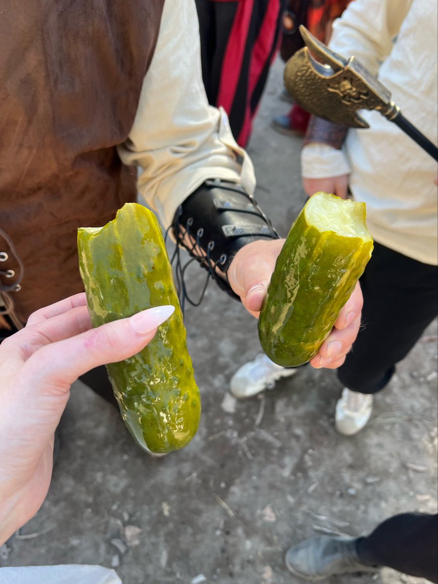 graveghostie's tweet photo. GET PICKLED FOOL #FUCKYEAH https://t.co/MfKJ2h2ljD