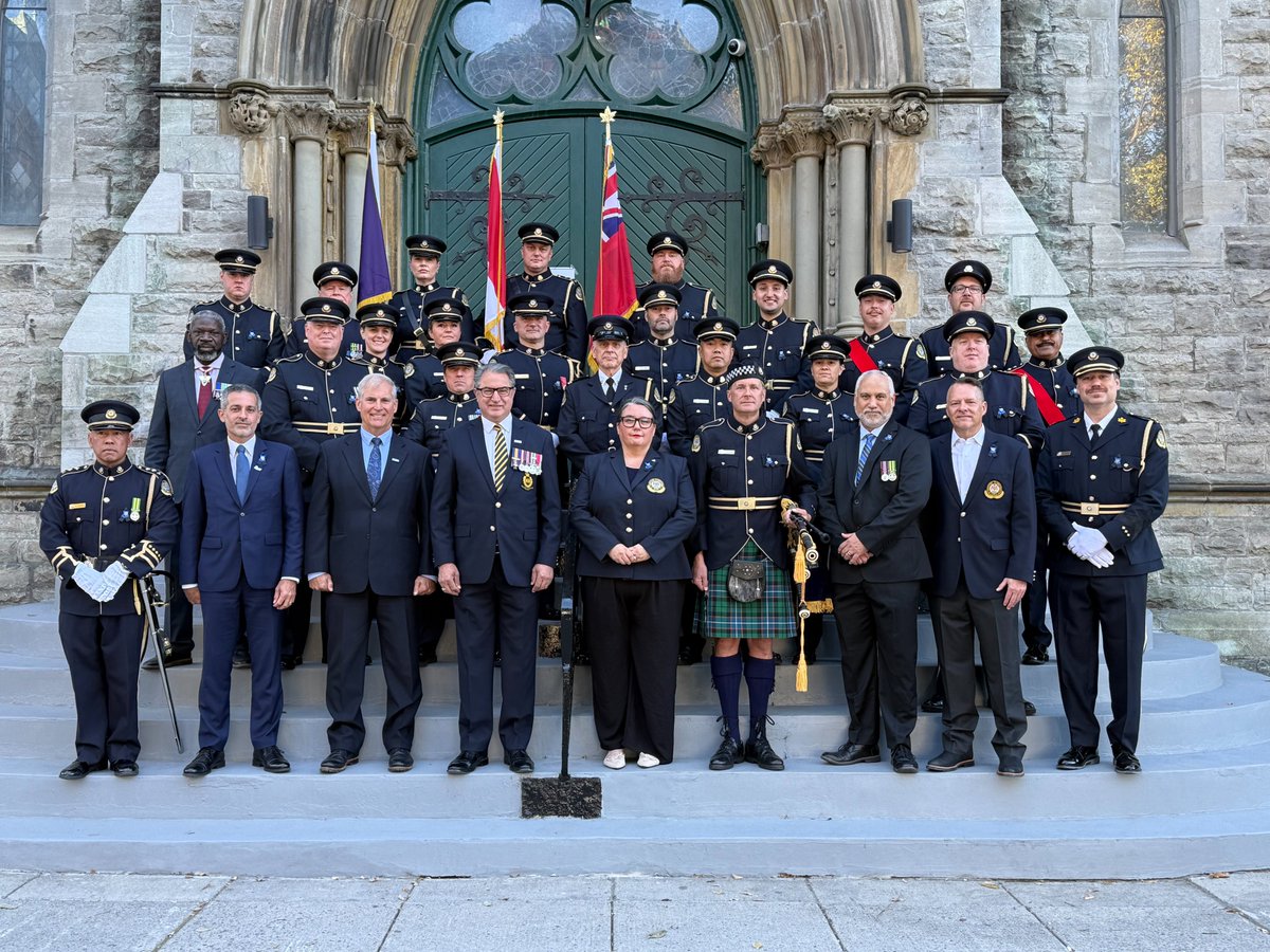 DepSolGen's tweet photo. Today, I joined public safety personnel, families, and community leaders from across Canada at the 49th Annual National Police and Peace Officers’ Memorial in Ottawa.

We honoured the police and peace officers who made the ultimate sacrifice in service to their communities and our country.

Today and always, we remember our fallen heroes. Their service, dedication, and sacrifice will never be forgotten.

#HeroesInLife
