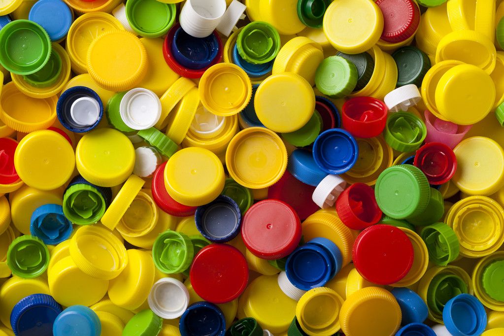 melbaFleets9's tweet photo. Transforma tapones de plástico en llaveros geniales! Proyecto fácil y económico para decorar tu mochila ， https://t.co/fzrc71o5lq