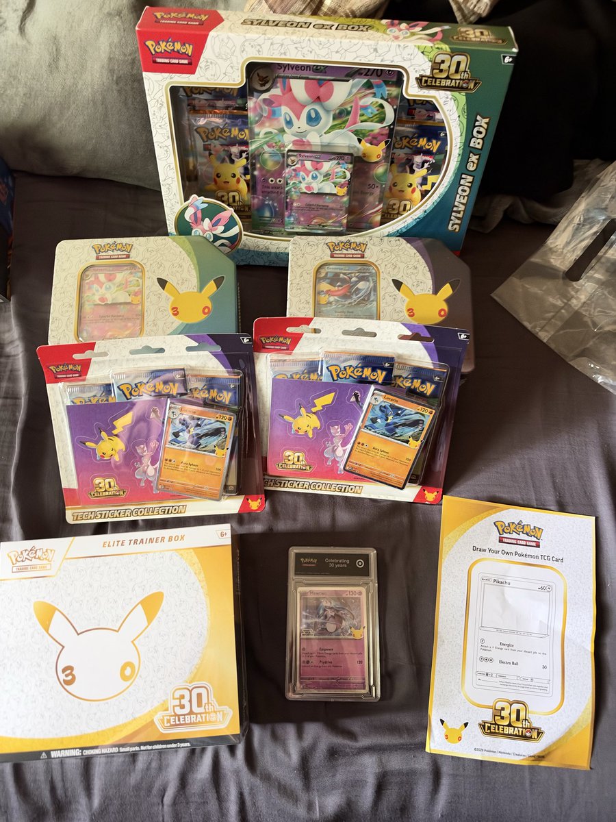 DocCris's tweet photo. @PokeNabu Decent score at Target! https://t.co/0aulzCTg9l