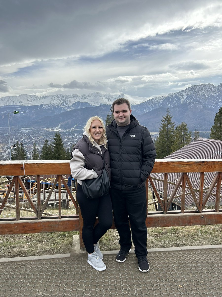 DevonMoore8's tweet photo. I love exploring the world with you 🌍 #WorldTourismDay https://t.co/MuyOf2lWH7
