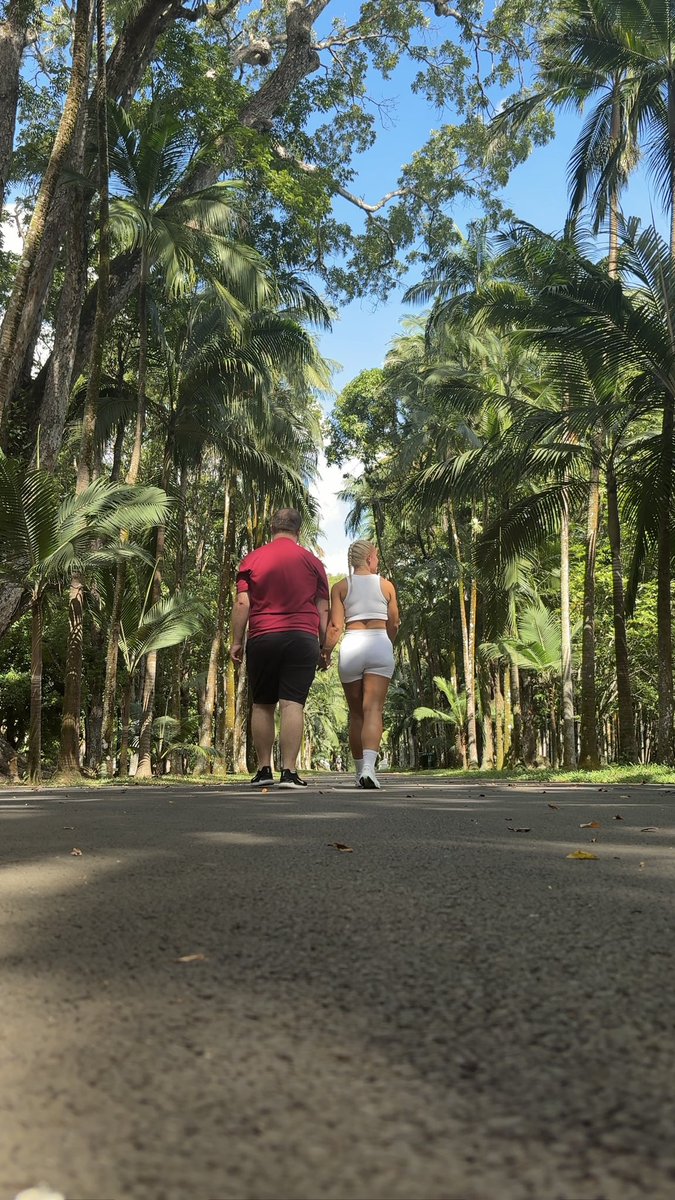 DevonMoore8's tweet photo. I love exploring the world with you 🌍 #WorldTourismDay https://t.co/MuyOf2lWH7