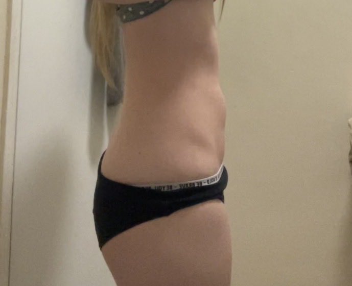 Roeeqzi's tweet photo. What do you think my bmi is #edtwt #bodycheck https://t.co/pK3fjwmZ2P