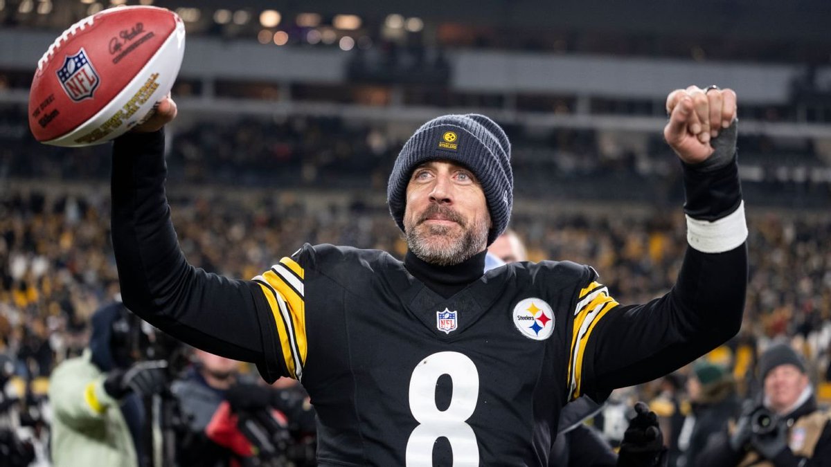 RealMatthew97's tweet photo. Aaron Rodgers is 4-0 in his career against Joe Burrow and Lamar Jackson https://t.co/jiDvLLOFGg