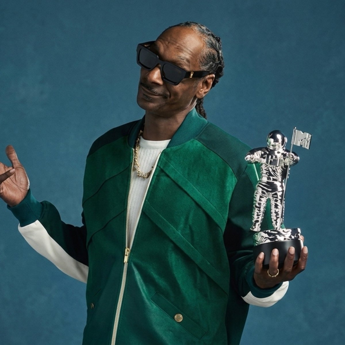 SNBbrasil's tweet photo. 🏆 É HOJE O VMA 2026! 🎤🔥

A maior premiação da música começa às 20h30 (Brasília), comandada por Snoop Dogg. 

Teremos a volta histórica da Madonna após 23 anos e Taylor Swift prestes a quebrar recordes.

Onde assistir? Pluto TV e MTV.

Vai assistir?

#VMAs #VMA2026 https://t.co/5JK0b6wIGS