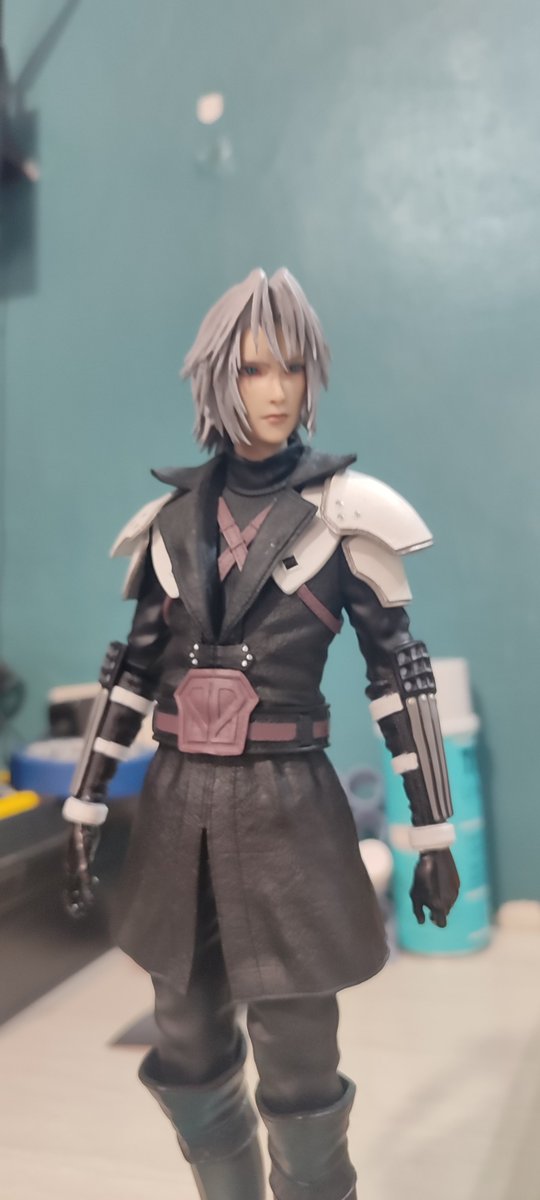 FeralKaiser's tweet photo. Por fin esta aqui, bienvenido a mi coleccion , joven sephirot final fantasy VII ever crisis https://t.co/lsOsOHjME4
