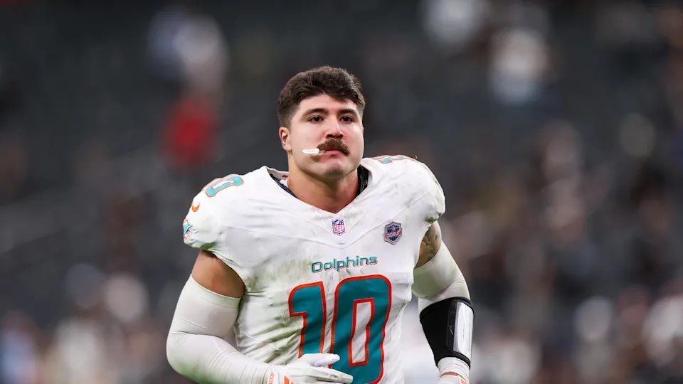 lit_phins's tweet photo. What’s crazy and I’m sure I’m not the only one, I instantly knew the second he was drafted that he would be a star. It was the most un-Grier like pick I had ever seen bc he was such an obvious stud. That’s when I realized that things were different now with this franchise. https://t.co/FUHNNK9f3K