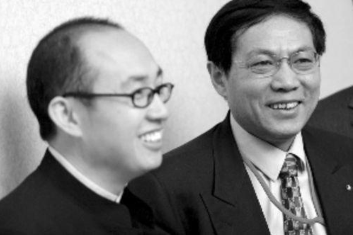 threerights1's tweet photo. 2012年前后，北京朝阳区有一个企业家俱乐部，任志强、潘石屹、刘晓光等北京地产大佬都在里面，每个月聚会一次，有时在昆仑，有时在国贸，嘉里中心。我当时作为宾客也受邀参加了几次他们的活动，印象中老任是敢说的，性格直爽。刘晓光有帕金森综合症，摇头，手抖，2017年就去世了，才62岁。潘石屹比较滑头、鸡贼，只说些今天天气哈哈哈之类的没用的话，感觉是藏着掖着，他嗅觉灵敏，善于投机，是精致的利己主义者。老任和他不是一路人，老任多少有些理想主义情怀，只是他很可能是被王岐山利用了，向习近平开了头炮，成了习近平独裁的祭品。希望他在监狱里不要受到虐待，尽快争取自由。  

#潘石屹 #任志强