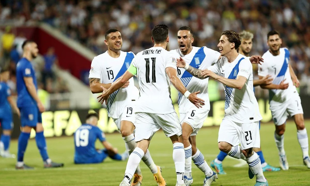 5OUFAINE's tweet photo. نهاية المباراة: ألمانيا 0-1 اليونان! 🇬🇷
مفاجأة مدوية في أوغسبورغ — اليونان تحسم قمة المجموعة A2 بهدف في الشوط الثاني وتحقق فوزاً تاريخياً على ألمانيا في دوري الأمم الأوروبية.
#دوري_الأمم #ألمانيا_اليونان https://t.co/PwKbJJmJ7A