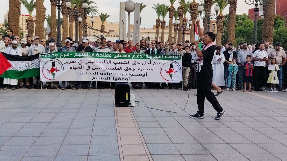 h_bennajeh's tweet photo. 🔴 هكذا خرج الشعب المغربي الليلة، الأحد 27 شتنبر 2026، في عدة مدن ( طنجة - البيضاء - مكناس - وجدة- بني ملال-تطوان- المضيق)، لمواصلة الإسناد الشعبي المغربي غير المنقطع لغزة في وجه الإبادة، ولتنديده بإصرار النظام المغربي على التطبيع مع كيان الاحتلال ومن ذلك آخر خطوة مستنكرة بفتح سفارة الاحتلال بالرباط.

وقد تمت تدخلات عنيفة في كل من طنجة وتطوان.