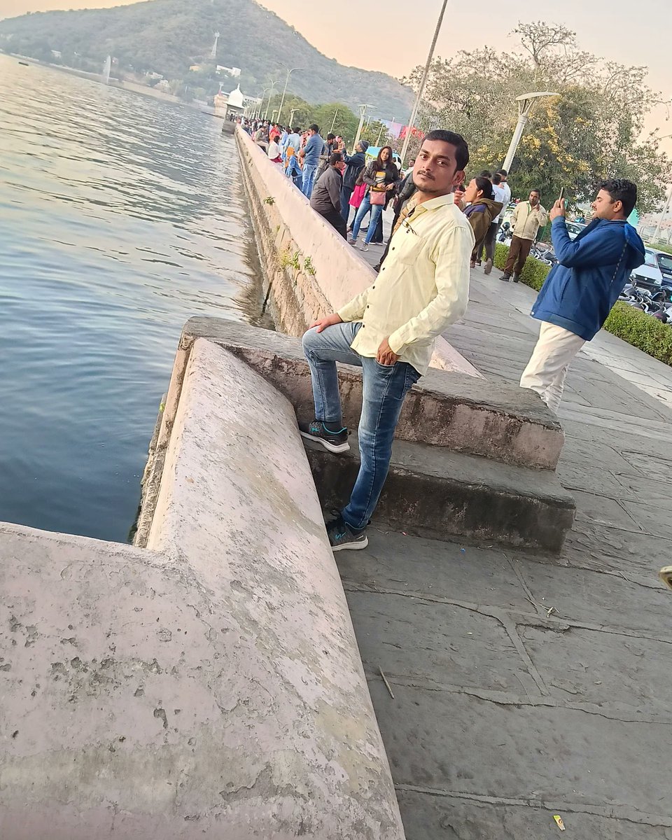 AngelinaShqtte's tweet photo. Visit Sajjangarh Fort and Fateh Sagar Lake in Udaipur. https://t.co/CO6QrtAppg