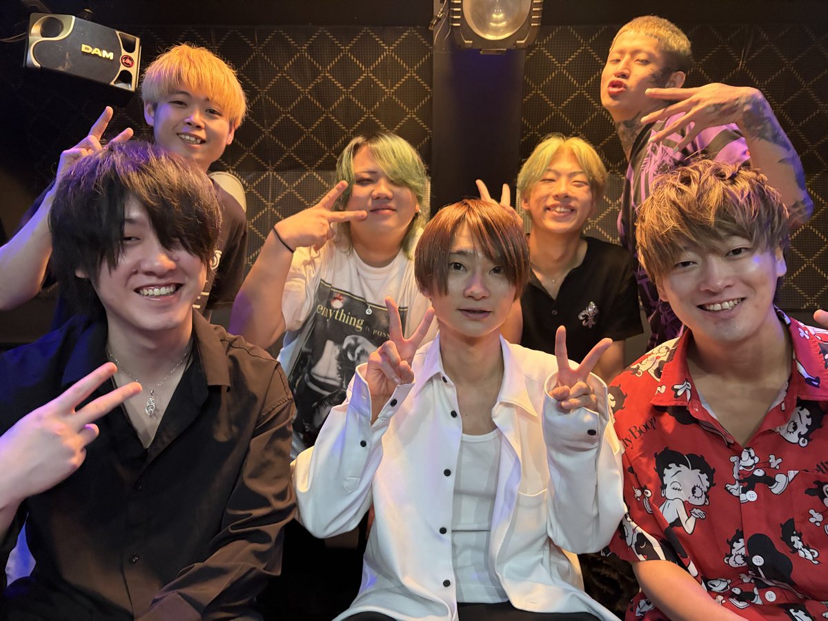 ba_rskill's tweet photo. 色んな従業員が勢揃いー！
本日も絶賛営業しております！

従業員大募集中！！
未経験・友達同士も大歓迎
稼ぎたい人、環境を変えたい人、歌舞伎町で働いてみたい人はお気軽にDMください

#新宿 #歌舞伎町 #BAR #キャバ ＃体験入店日払い町 #バイト #求人 #ボーイズバー #ホスト #コンカフェ #初回 https://t.co/X3lHxhoPWo