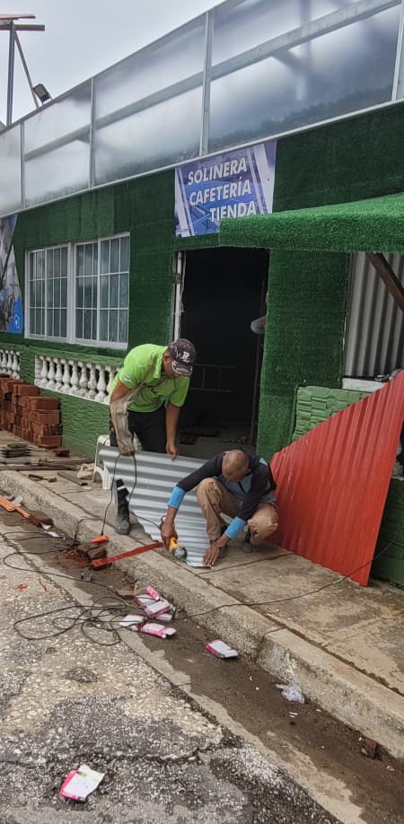 LorenzoOsbel's tweet photo. Por una ciudad más bella en su 230 aniversario, se trabaja en #LasTunas  y las obras o tareas, que por razones objetivas, no se concluyan ahora, se harán para el 10 de octubre y  algunas para el triunfo de la Revolución. #PorLasTunasLaVictoria #SíSePuede https://t.co/M23S1ErnPG
