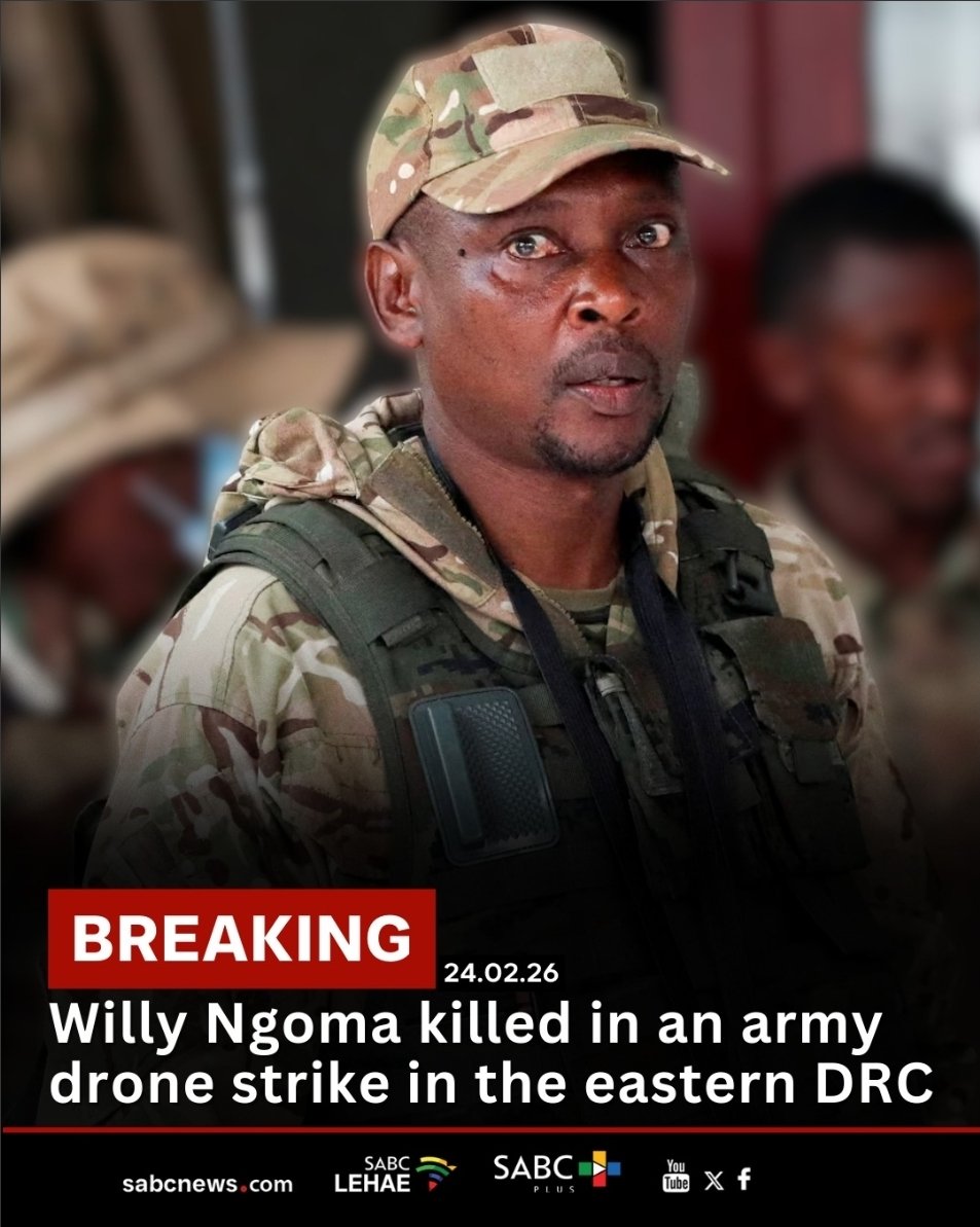 ManixKen's tweet photo. [MA RÉFLEXION]

JB Mpiana a dit : « On ne festoie pas sur la tristesse d’autrui. »

Il y a quelque temps, Willy Ngoma perdait la vie, tué lors d’une attaque de drone ou d’un bombardement. À l’annonce de sa mort, certains n’ont guère dissimulé leur satisfaction ; d’autres ont ouvertement jubilé. Ils avaient sans doute leurs raisons, qu’ils estimaient légitimes.

Le paradoxe est qu’aujourd’hui, certaines de ces mêmes personnes s’érigent en gardiennes de la morale et s’indignent de voir d’autres se réjouir de la disparition tragique de deux hauts gradés de l’armée dans la catastrophe aérienne de Kenge. Alors que, tout comme eux, ils ont également des raisons qu’ils jugent aussi légitime pour justifier leur joies.

Pour ma part, j’ai toujours considéré la vie humaine comme sacrée, y compris celle de celui que l’on pourrait tenir pour le pire des hommes. Aucune mort ne devrait devenir un prétexte à l’allégresse. On peut avoir combattu quelqu’un, condamné ses actes, détesté ce qu’il représentait et même éprouver un soulagement à l’idée qu’il ne puisse plus nuire. Mais la décence morale devrait, au minimum, nous imposer de la retenue devant la mort.

Car quelles que soient nos convictions, nos victoires, nos fautes, nos titres ou nos accomplissements, nous partageons tous une ultime égalité : toute existence humaine s’achève un jour par la mort.

Aujourd’hui, c’est l’autre que l’on regarde partir. Demain, ce sera quelqu’un d’autre. Et un jour, inévitablement, ce sera nous.

La mort devrait nous rappeler notre humanité, jamais nous la faire perdre.