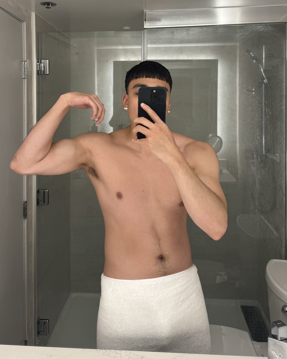 elmalibaby's tweet photo. Ahora si como nuevo 💪
Échenme tres tour’s más https://t.co/qylXX1tIMP