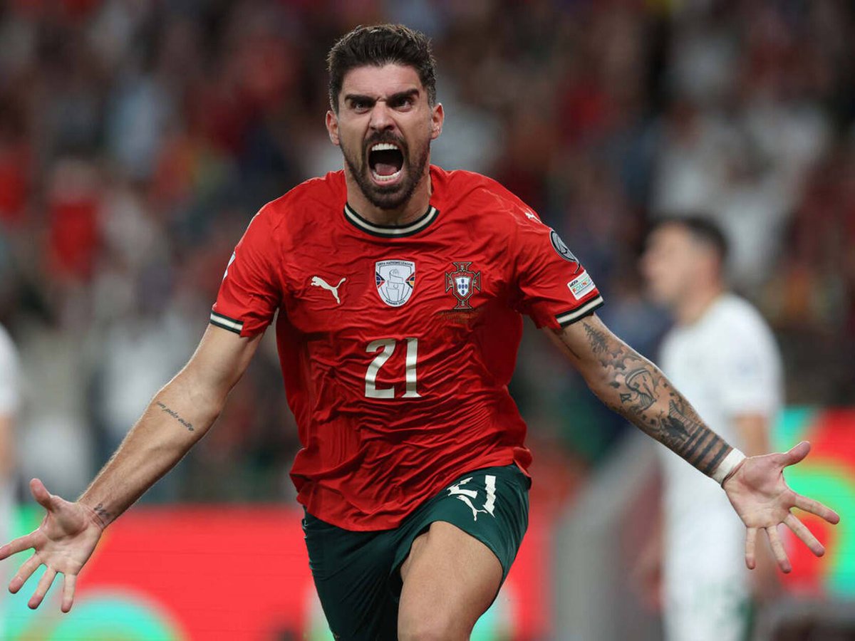 5OUFAINE's tweet photo. نهاية المباراة: النرويج 1-2 البرتغال 🇵🇹
سجّل للبرتغال: جواو فيليكس (17') وغونسالو راموس (54')، ولهالاند (51') للنرويج. تصحيح: هدف راموس في الدقيقة 58 أُلغي بداعي التسلل بعد مراجعة الـVAR.
البرتغال تتصدر المجموعة بـ6 نقاط.
#دوري_الأمم_الأوروبية #البرتغال #النرويج https://t.co/0VN7lZwndK