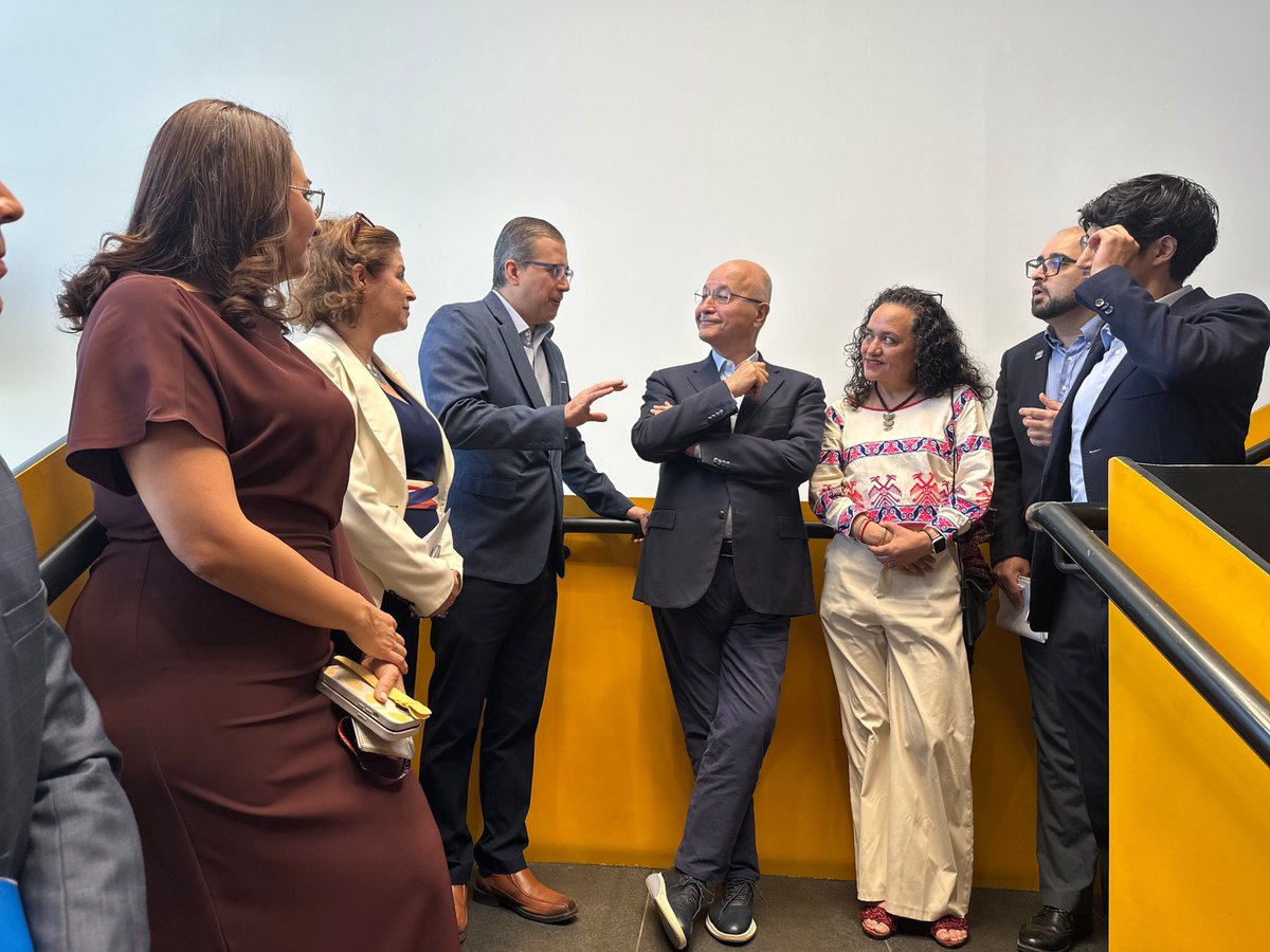 comar_sg's tweet photo. @BarhamSalih @xade_mm @SEGOB_mx @arturomedinap @AcnurMexico La jornada ofrece una oportunidad para conocer experiencias de integración laboral y dialogar con autoridades, empresas, organizaciones de la sociedad civil y, sobre todo, con las personas refugiadas que construyen sus proyectos de vida en la entidad. https://t.co/840VPZSPoi