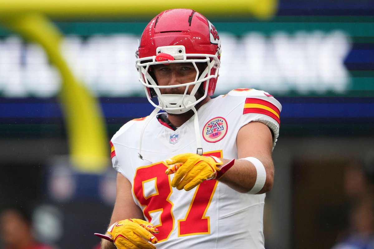 PFF's tweet photo. Travis Kelce currently leads the NFL in yards after catch (155) https://t.co/KTGPjsfGBF