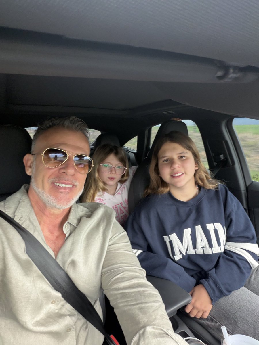 leandrocapaldo's tweet photo. Viajecito con ellas .. ❤️ https://t.co/99SIrUf1Jt