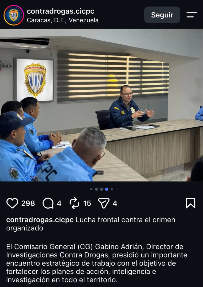 edixon18175's tweet photo. Remueven al director nacional Antidrogas del CICPC tras escándalo en San Bernardino

Luego del escándalo registrado en la sede Antidrogas de la PNB en San Bernardino, Caracas, que dejó a varios funcionarios policiales detenidos, se produjo un cambio en la Dirección Nacional Contra las Drogas del CICPC.

El comisario general Adrián Gabino, quien tenía menos de un mes en el cargo como director nacional Contra las Drogas, fue removido de esa responsabilidad y trasladado a Ciudad Bolívar, donde asumirá como director estadal del CICPC en el estado Bolívar.

En su reemplazo al frente de la Dirección Nacional Contra las Drogas fue designado el comisario general superior Luis Ollarves.

Los cambios se producen en medio de las investigaciones relacionadas con el caso registrado en San Bernardino, Caracas.