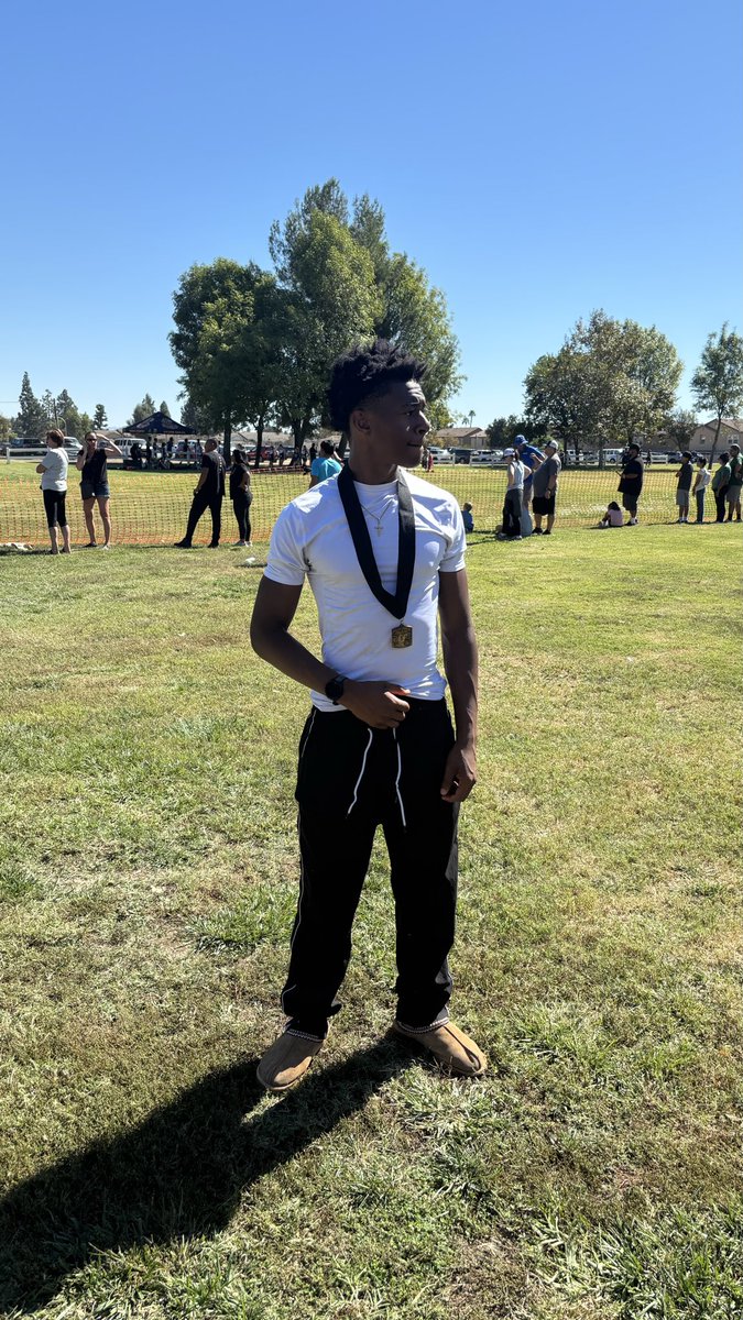Xavier__Graves's tweet photo. Inland Empire Challenge-
3 mile- 17:23.60
11th place🥉 https://t.co/h7StMn6R0w
