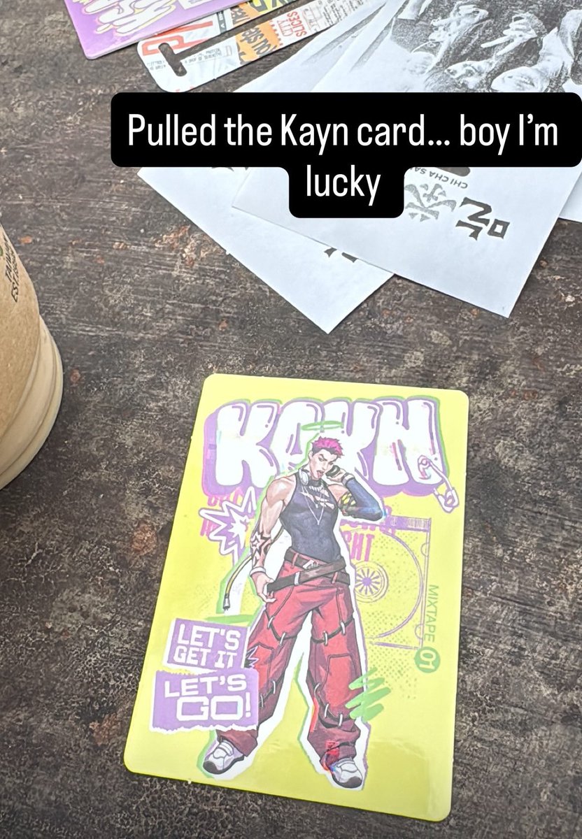 KarasMaii's tweet photo. Went to a shop selling Heartsteel drinks and pulled the Kayn card... WOW https://t.co/Mro63urNhe