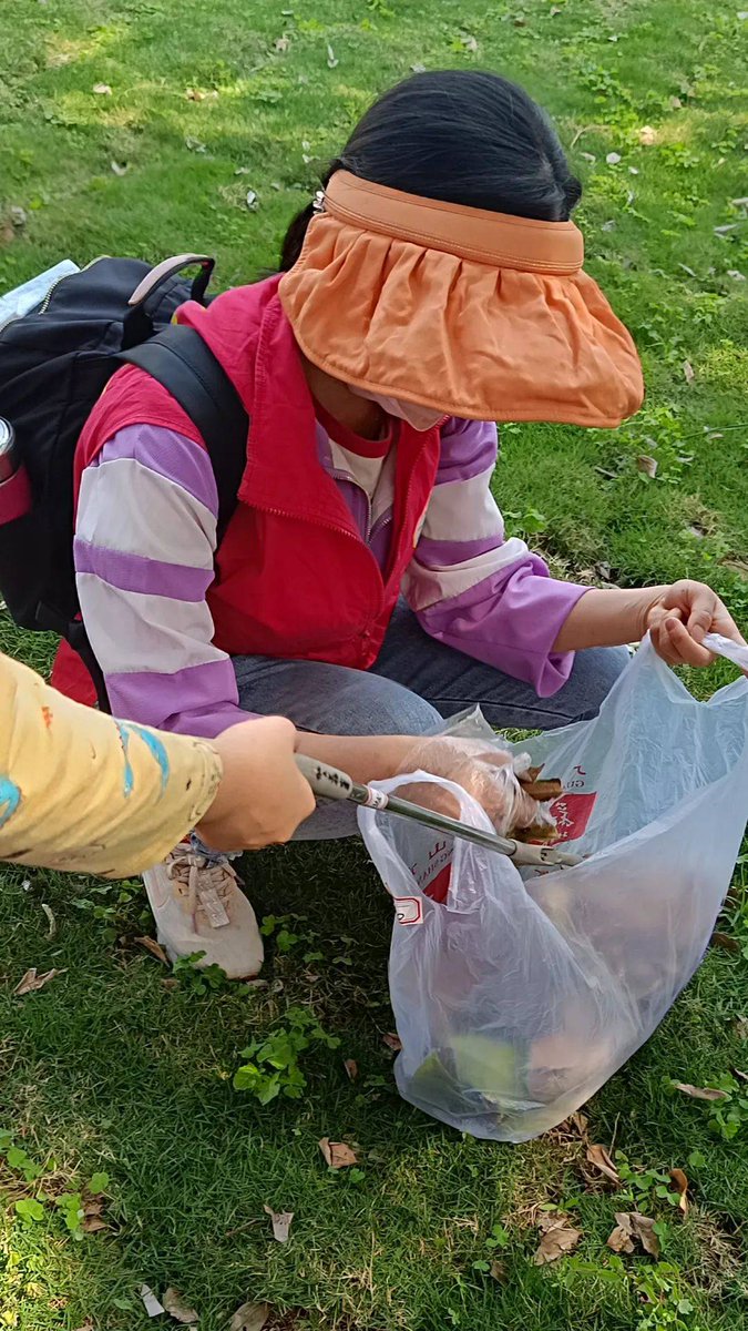 BrigitteLapals's tweet photo. Join our weekend community clean-up this Saturday 9AM at Central Park! Bring gloves u0026 water—let’s make our neighborhood sparkle together. https://t.co/j8PM8of8jn