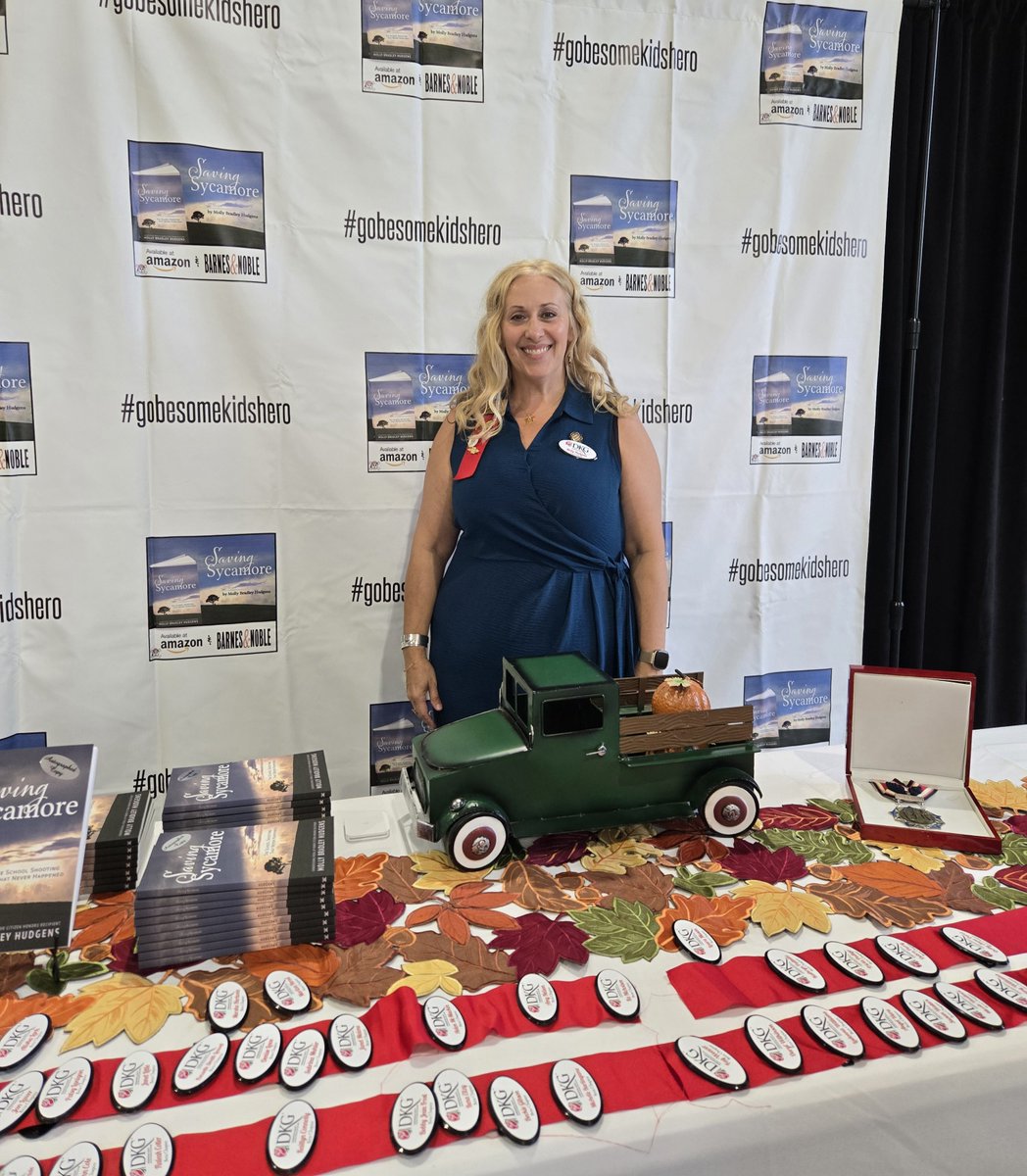 HudgensMolly's tweet photo. Loved sharing our @CMOH_Society @TheFirstMedals @SafeSchoolsOrg @CitizenHonors @dbc_inc @KirklandProd #savingsycamore story and autographing books with my @DKG_SI Xi State Beta Chapter educator sisters.🌹 #gobesomekidshero #safeandsoundschools #dbcincbooks #Psalm91 #mohstrong https://t.co/lcSkzpEvc7