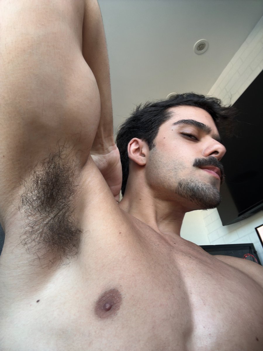 FindomAlt's tweet photo. You have no choice but to relapse to my sweaty pits https://t.co/V0oopP6TzD