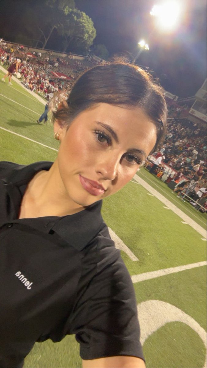 Idkaavf's tweet photo. Sexy slut has a fuckable face https://t.co/yItANxmm7N