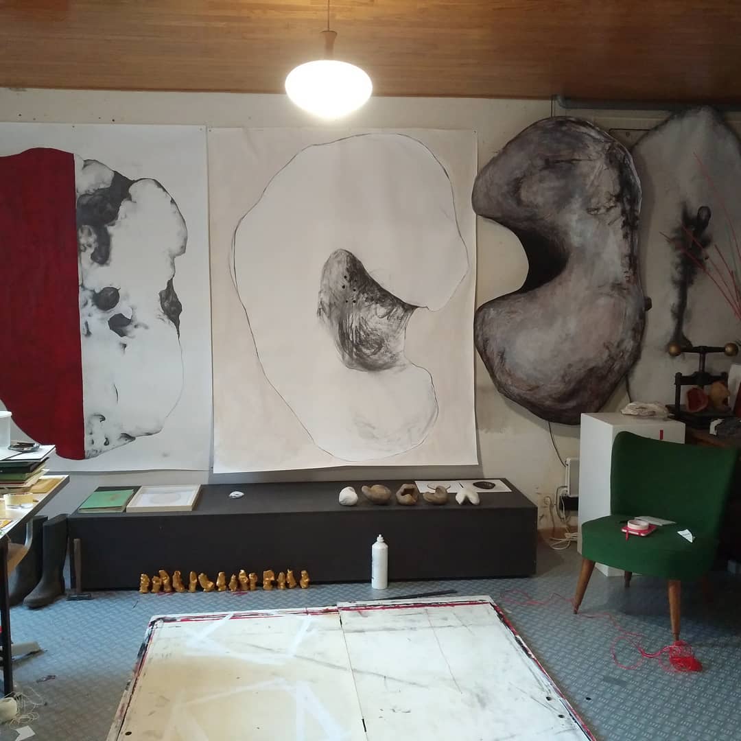 MaritzaBusnpo's tweet photo. Studio. https://t.co/x0dzXmNBYV