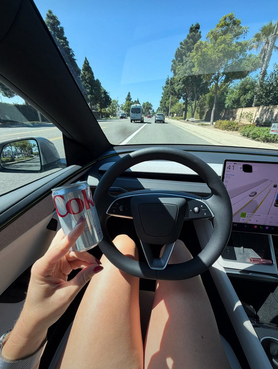 ssavannahtech's tweet photo. smoke break 🚬 https://t.co/q8IdgZ8grs