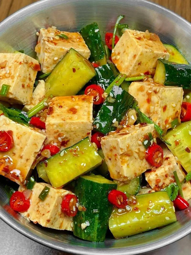 Izzarddgu's tweet photo. Hoy hice un salteado rápido de verduras frescas con tofu marinado, sano y listo en 15 minutos! ， https://t.co/27DseUkUFZ