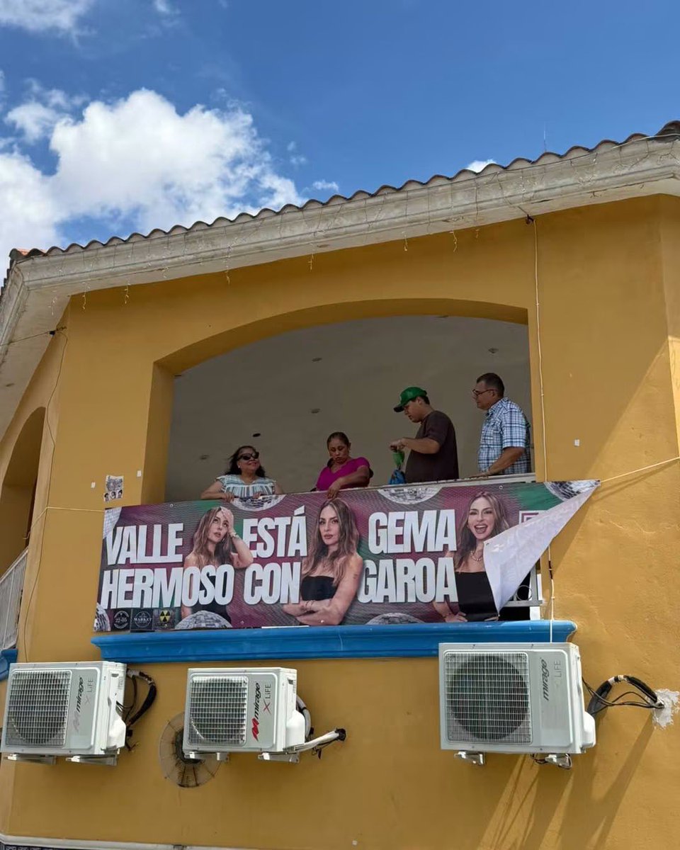 Kouferis's tweet photo. Así van los preparativos para la gala de hoy en la plaza principal de Valle Hermoso #LCDLFMx #LaCasaDeLosFamososMéxicoMx https://t.co/fzubWA6gXX