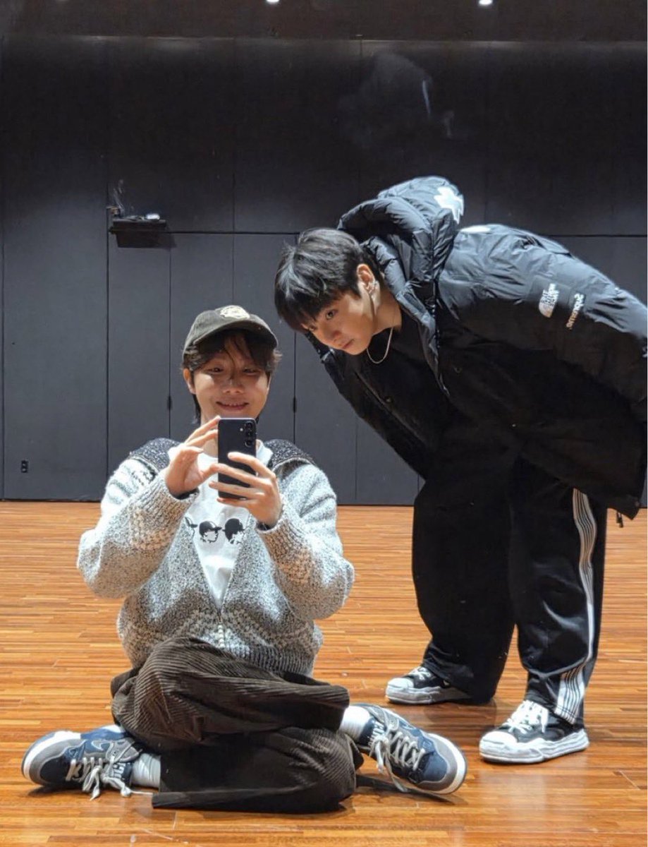 anilarity's tweet photo. 18. hopekook (-1) 5,006 fics (+60) https://t.co/MsDNs6dTWT