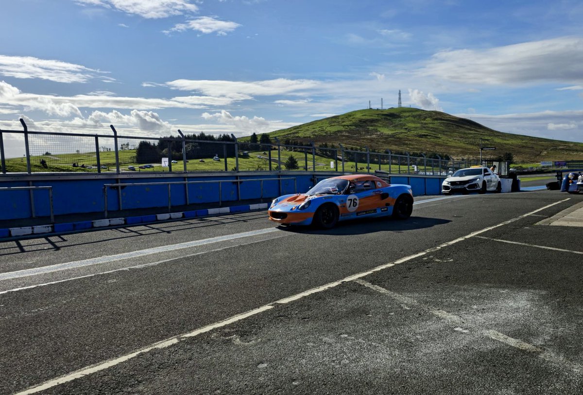 susiebear78's tweet photo. Fantastic day & night racing at Knockhill! Won my Modern classics race (daytime, lovely sunshine!) & finished first in class in the night race (wet, with little to no grip!!) #becauseracecar #lotus #elise #CSCC #knockhill #winner ๐ด๓ ง๓ ข๓ ณ๓ ฃ๓ ด๓ ฟ๐๐ https://t.co/xkFMctQavE