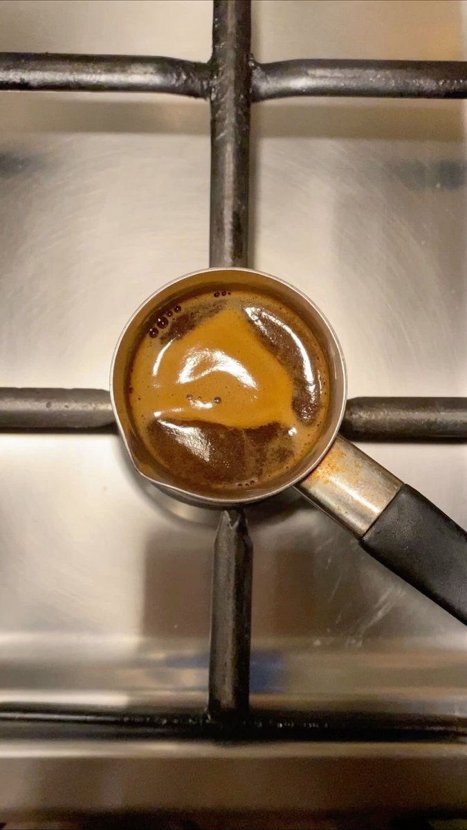 IsabelCossaa's tweet photo. Coffee after dinner because apparently sleep is tomorrow’s problem. https://t.co/1IzZ4TKHEH