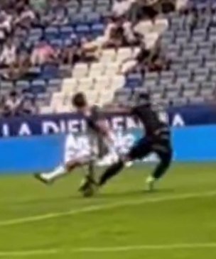 Shaggyweb1's tweet photo. Hoy hemos ganado pero nos han robado, al menos, un penalti...
📹 @LVDColombino #Recre https://t.co/uLhtECzQxR