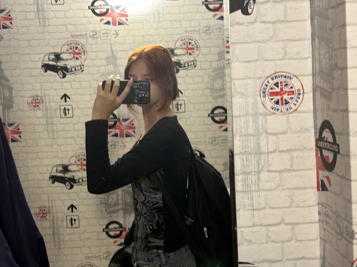 Cheetosredhead's tweet photo. Блин твиттер классная тема https://t.co/U87WAFLHs1