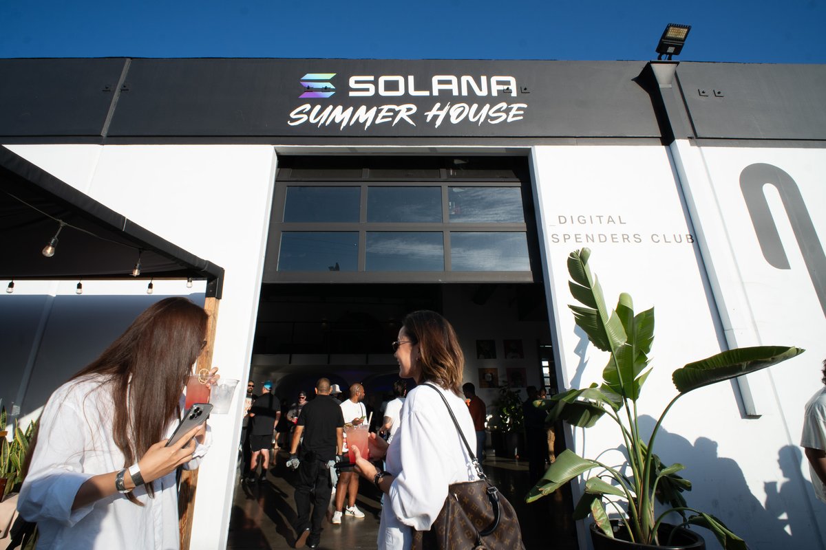 spenders_club's tweet photo. wish you were there https://t.co/od8mMmYpQa