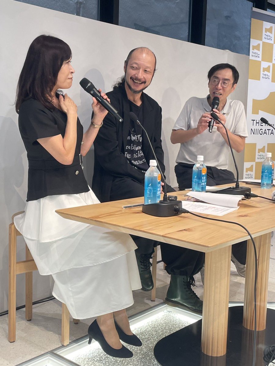 bnd_bsn's tweet photo. #石塚かおり です🥰

ただいま！新潟

昨日は朝2時に目が覚めて
そのまま眠れずの
#ザギンdeイシヅカタケヤス
終わってからも興奮冷めやらずで
余韻に浸っておりました

こちらが当日のスペシャルお土産

また皆様と会えることが
ありますように

今週も朝をあなたと
#ブラニュー https://t.co/FoTG2d6WjO