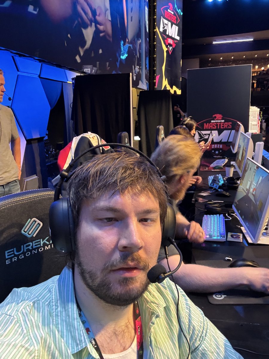 nakeyjakey's tweet photo. about to fight for the rights for gamers worldwide 
https://t.co/ERa7XszWLQ https://t.co/3UJJNTspoJ