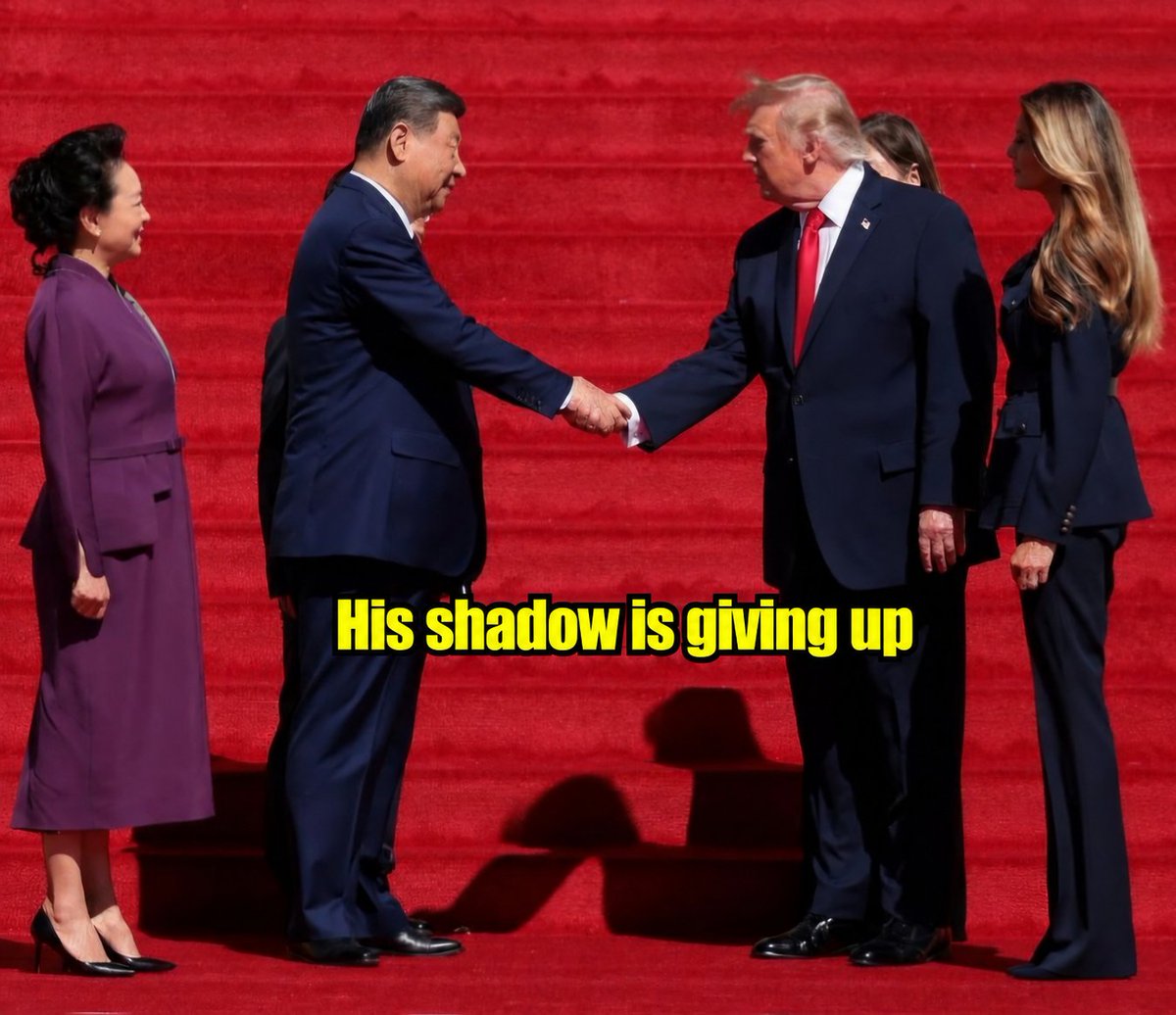 TerryLoerch's tweet photo. Poo News: #Trumps shadow has given up.

https://t.co/v5hvkAB6Sr https://t.co/4IerFgzBKl