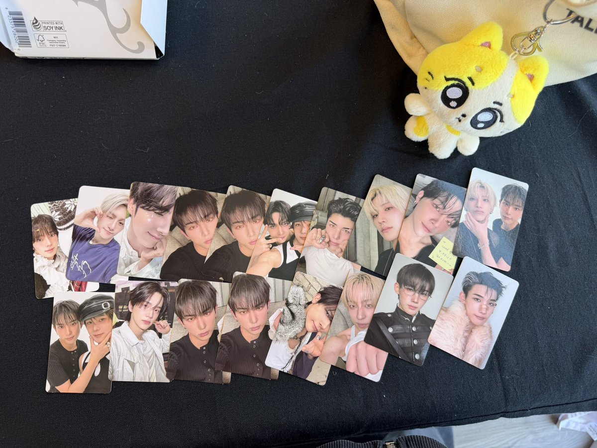 blueejayengene's tweet photo. my pop up pulls!!!!!! 😖 i have so many haruas im so happy (ft. tws and my daughter wonchu) https://t.co/uYMyAFSHiw