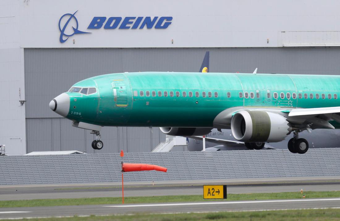 skelikk's tweet photo. Boeing's 737 MAX 7 and MAX 10 are under fresh scrutiny

A flight management software issue was found that can affect automated vertical navigation during a specific missed-approach scenario. Reminder that even mature aircraft families keep evolving under regulatory review. 

#aviation #Boeing #737MAX